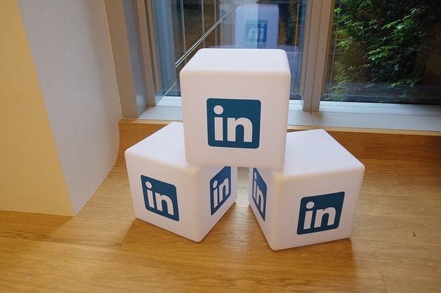 page linkedin